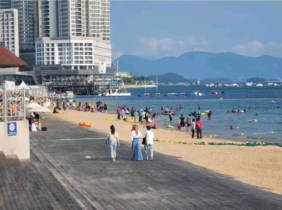 The Castle Ocean Suite Yeosu Εξωτερικό φωτογραφία