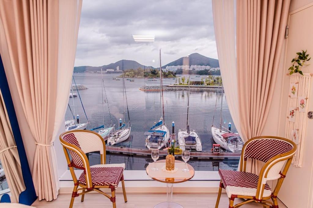 The Castle Ocean Suite Yeosu Εξωτερικό φωτογραφία