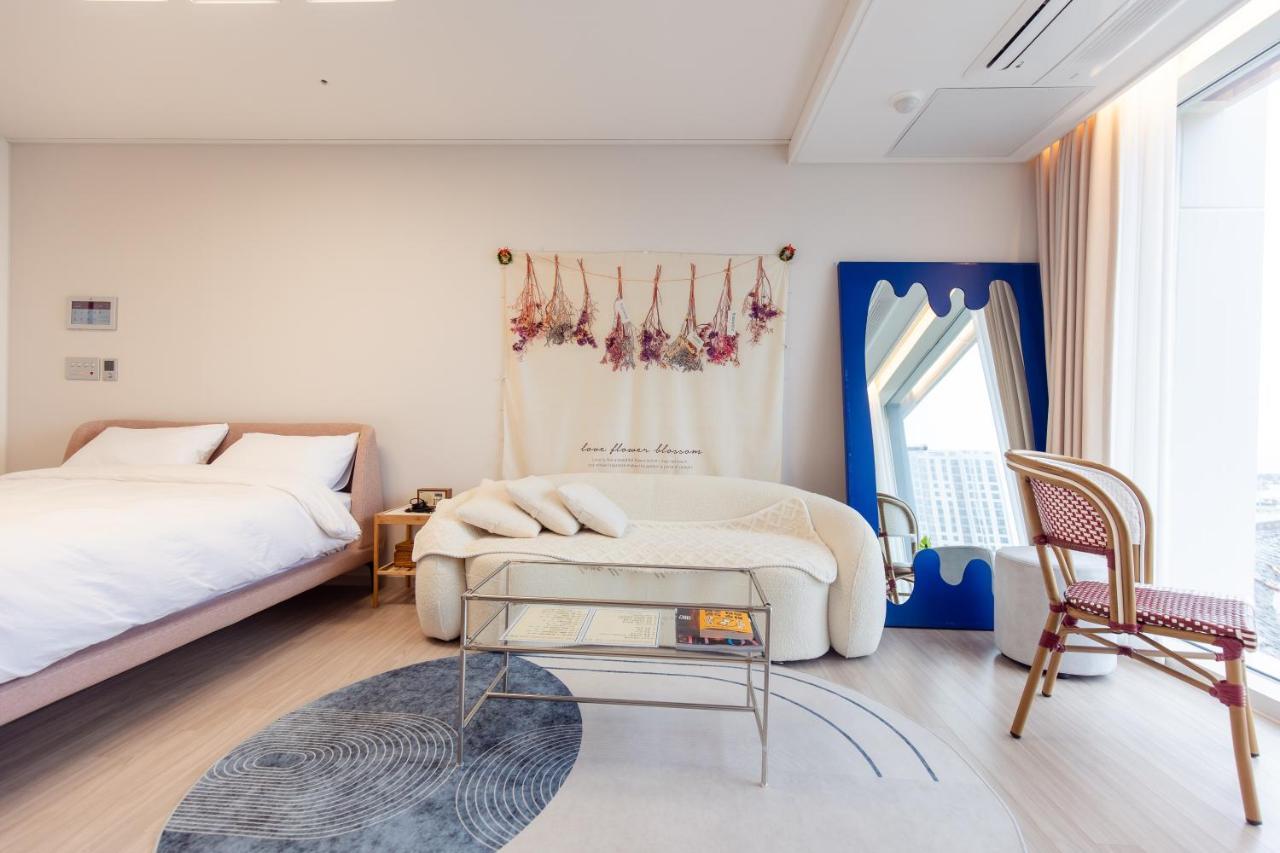 The Castle Ocean Suite Yeosu Εξωτερικό φωτογραφία