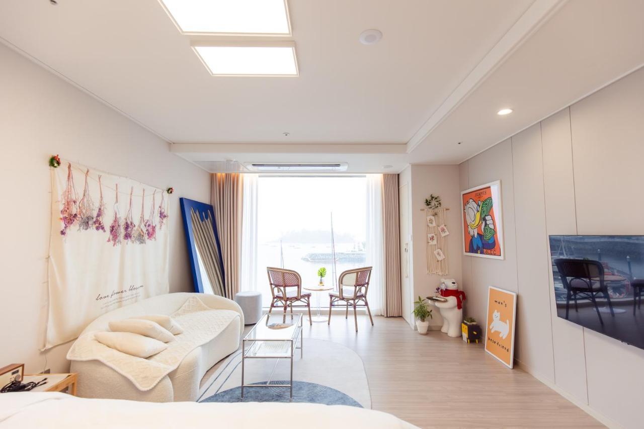 The Castle Ocean Suite Yeosu Εξωτερικό φωτογραφία