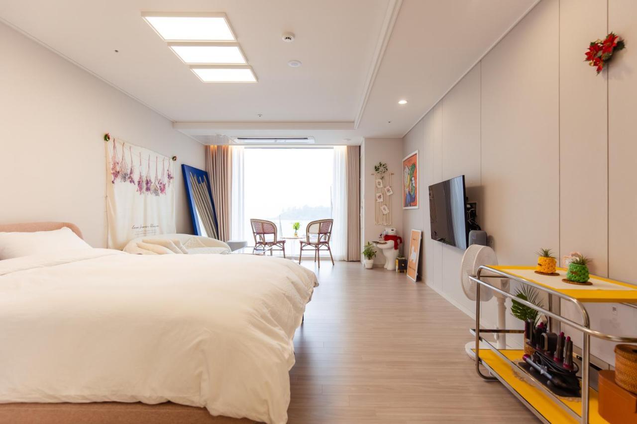 The Castle Ocean Suite Yeosu Εξωτερικό φωτογραφία