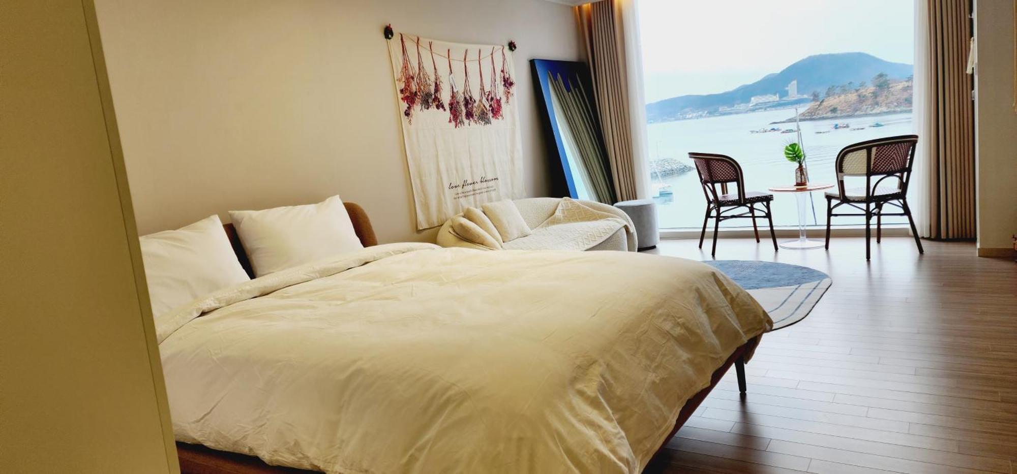 The Castle Ocean Suite Yeosu Εξωτερικό φωτογραφία